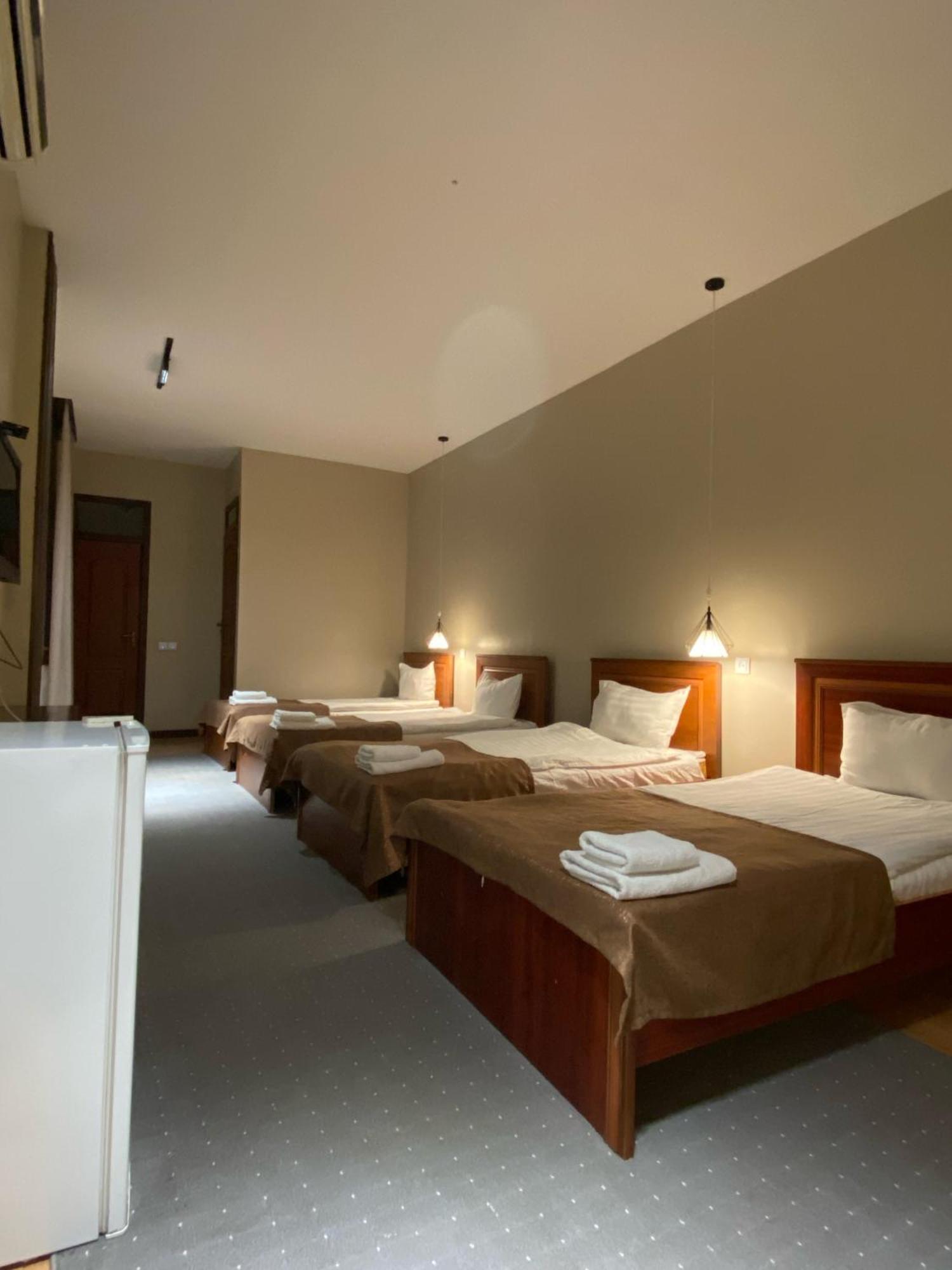 Salam Hotel Osh Exterior foto